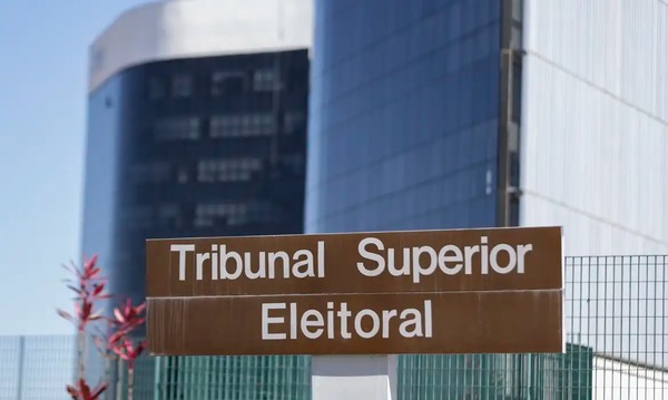 TSE julga liminar que suspendeu pesquisa desfavorável a Flávio