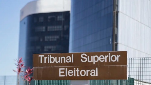 TSE julga liminar que suspendeu pesquisa desfavorável a Flávio