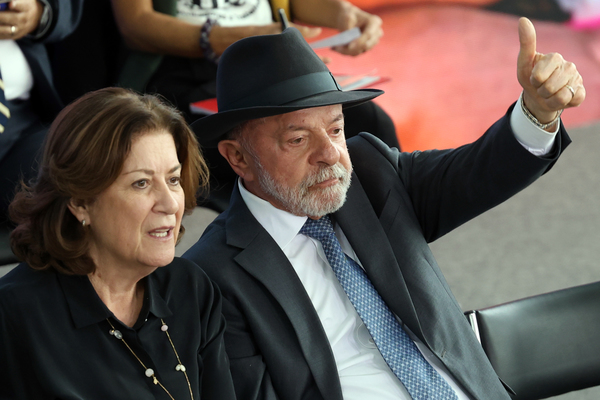 Lula conclui sessões de radioterapia e diz estar curado de câncer de pele