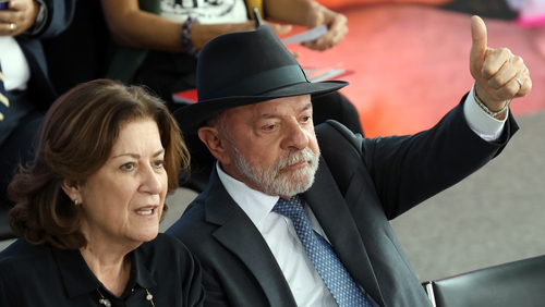 Lula conclui sessões de radioterapia e diz estar curado de câncer de pele