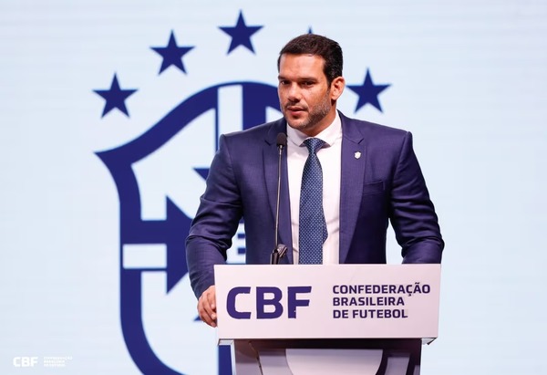 Samir Xaud teria dito que é 'difícil achar héteras' no futebol feminino