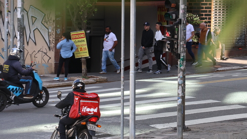 GPS passa a monitorar velocidade de entregadores para reduzir acidentes