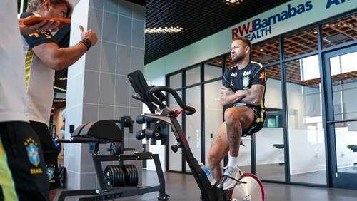 Neymar faz novo exame e segue sem treinar na seleção brasileira