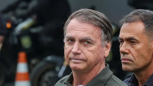 Moraes dá 24h para defesa de Bolsonaro explicar arma apreendida pela PMDF