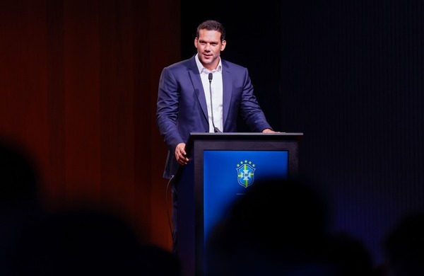 EXCLUSIVO: Samir Xaud gastou mais de R$ 100 mil da CBF com viagem de amante