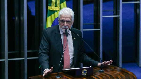 Jaques Wagner, líder do governo Lula, é alvo de operação no Caso Master