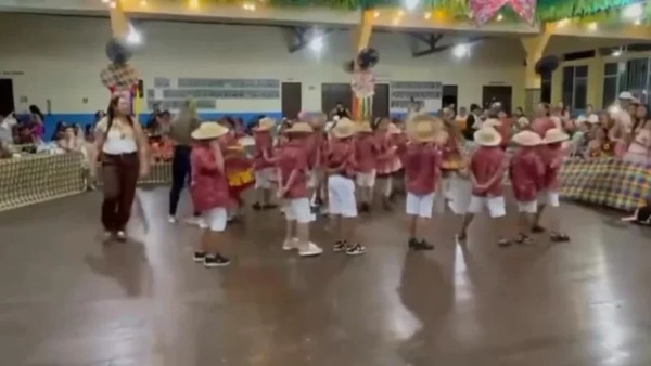 Professora morre durante apresentação de festa junina