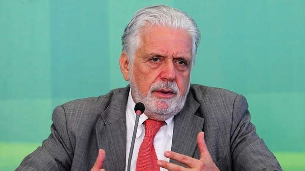 PF investiga uso de avião e camarote de show nos EUA para Jaques Wagner