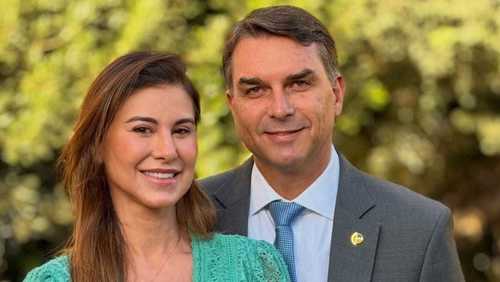 Mulher de Flávio o defende após Michelle dizer que ele a desrespeitou