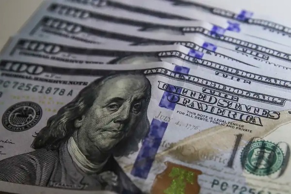 Dólar atinge maior valor em três meses; inflação segue no radar