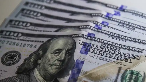 Dólar atinge maior valor em três meses; inflação segue no radar