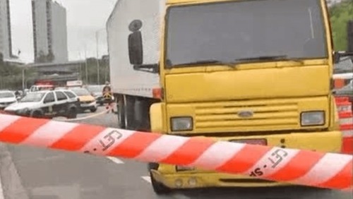 Caminhoneiro é morto a facadas após briga de trânsito em São Paulo