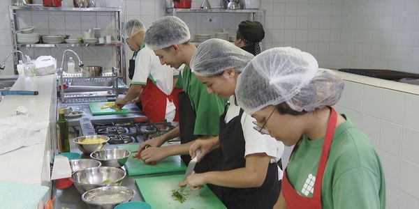 Desemprego até maio cai para 5,6%, o menor já registrado no período, segundo IBGE