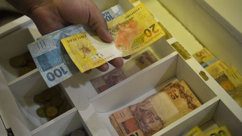 Caixa paga Bolsa Família a beneficiários com NIS de final 8