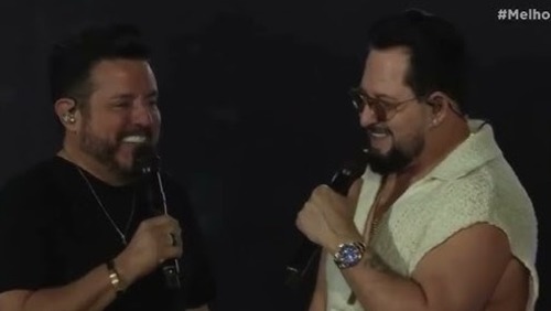 Marrone surpreende e diz ser 'meio gay' durante show em Petrolina