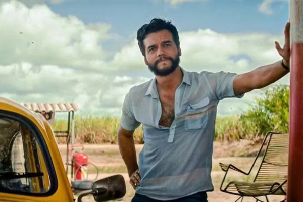 Wagner Moura completa 50 anos; relembre papéis icônicos do ator premiado