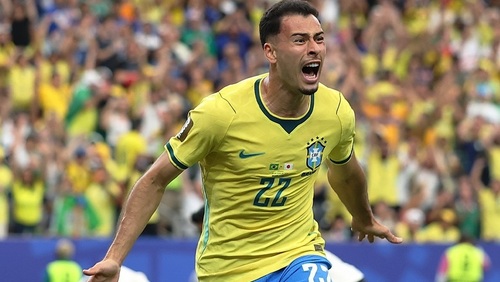 'Guru' alemão erra previsão e Brasil é classificado para as oitavas da Copa