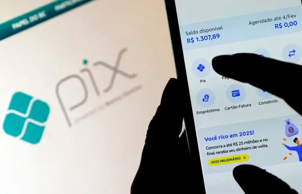 Traficantes usam Pix na venda de drogas e movimentam R$ 500 mil por semana