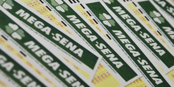 Mega-Sena acumula e prêmio principal vai para R$ 33 milhões
