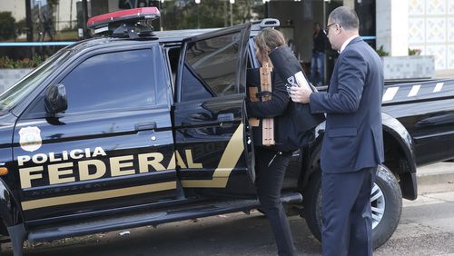 Quem é Stella Stefanie, secretária sancionada pelos EUA e presa pela PF