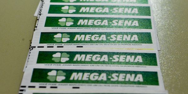 Veja os números da mega-sena sorteados neste sábado (4)