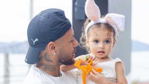 Neymar celebra aniversário da filha com Amanda Kimberlly: "Papai te ama"