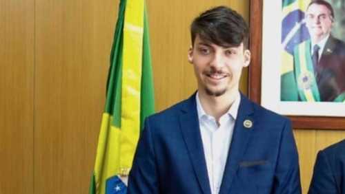 Jair Renan Bolsonaro anuncia pré-candidatura a deputado federal por SC