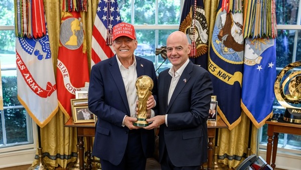 Trump admite que pediu para Fifa revisar cartão vermelho de jogador dos EUA