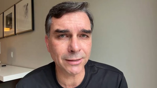 Flávio sobre busca contra pai: "Reviraram tudo, tiraram Laurinha do quarto"