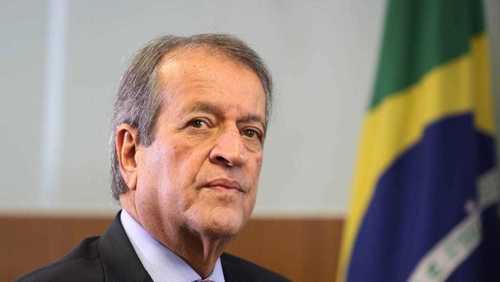 Dino manda bloquear R$ 119 mi de Valdemar por suposto esquema em emendas