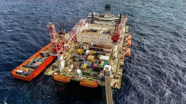 Preço do petróleo hoje: barril dispara com tensão no Oriente Médio