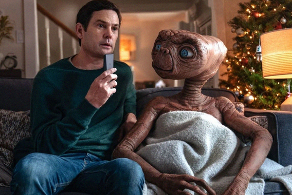 #ClubedaPipoca: Comercial de tv reúne E.T e Elliot novamente e emociona fãs!