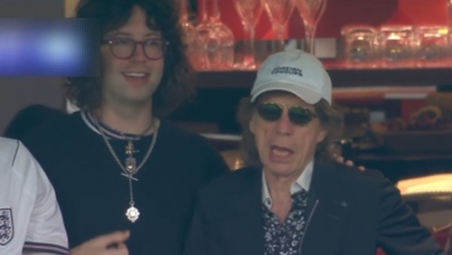 Pé frio? Mick Jagger vira alvo da web após eliminação da Inglaterra na Copa