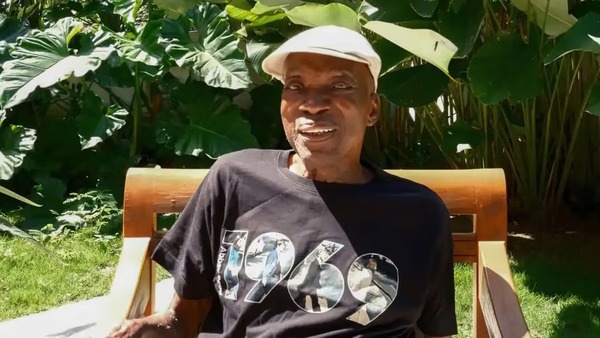 Cantor Milton Nascimento é internado para tratar pneumonia