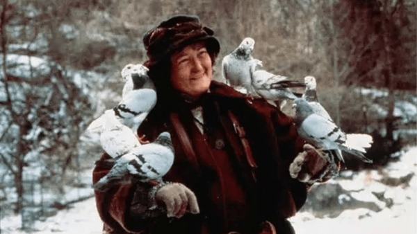 Morre Brenda Fricker, atriz de 'Esqueceram de Mim 2', aos 81 anos