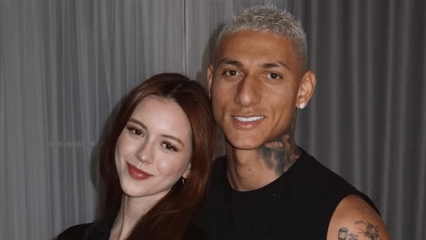Esposa de Richarlison denuncia ataques racistas de argentinos: "Miseráveis"