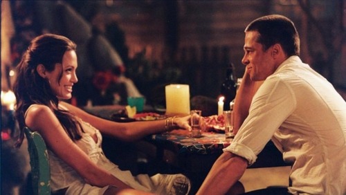 Filha de Brad Pitt com Angelina Jolie também quer remover sobrenome do pai