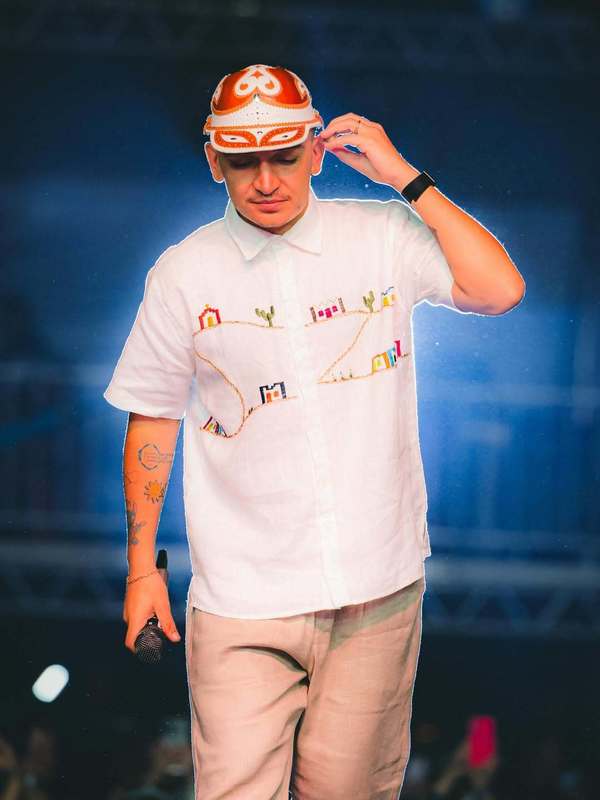 João Gomes é internado com influenza e cancela shows no Nordeste