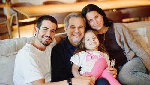 Edson Celulari surge com os três filhos em clique raro