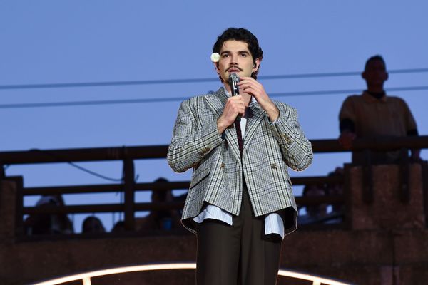 Jão reúne fãs e famosos em audição de novo álbum