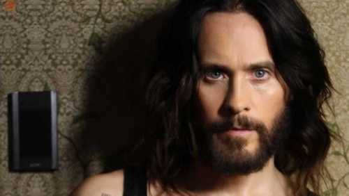 Jared Leto se pronuncia e nega acusações de crimes sexuais; veja