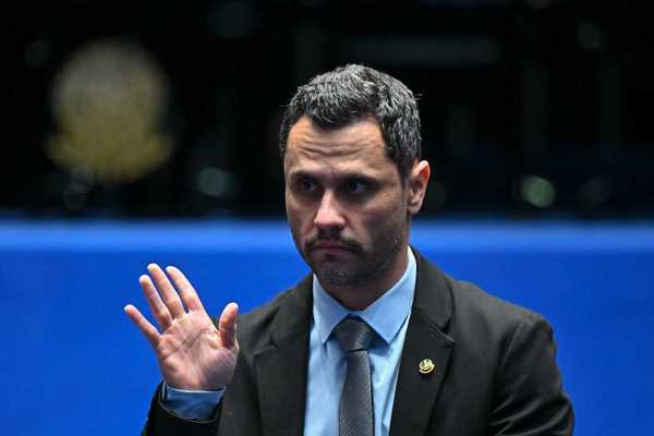 Cleitinho abre mão de disputa pelo governo de Minas por 'questões pessoais'