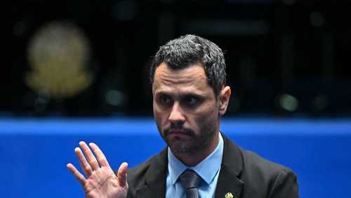 Cleitinho abre mão de disputa pelo governo de Minas por 'questões pessoais'