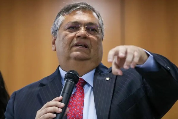 Flávio Dino é sorteado relator de pedido da PF para investigar Lulinha