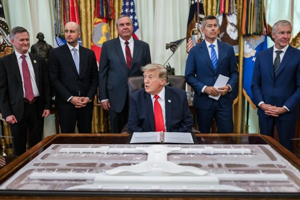 Governo Trump é processado por 25 estados democratas devido ao tarifaço