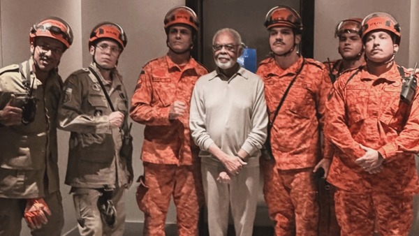Gilberto Gil fica preso em elevador e é resgatado por equipe de bombeiros