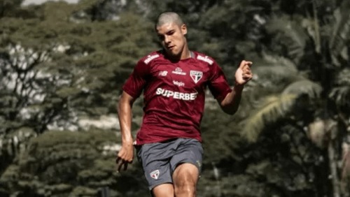 Jogador do São Paulo é preso após atropelar e matar idoso