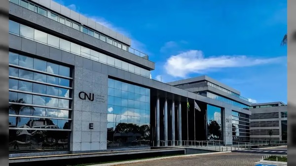 CNJ acaba com aposentadoria como punição e aprova perda de cargo de juiz