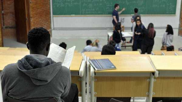Brasil bate recorde no Ideb 2025, mas Ensino Médio segue abaixo da meta