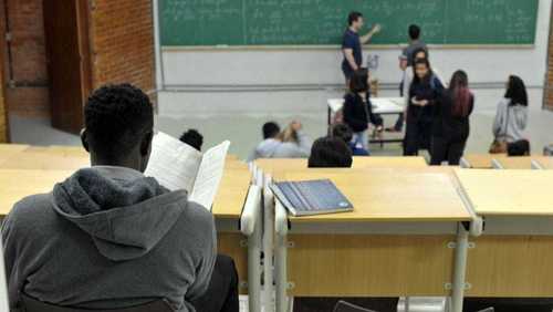 Brasil bate recorde no Ideb 2025, mas Ensino Médio segue abaixo da meta